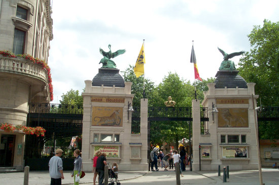 zoo-entrance